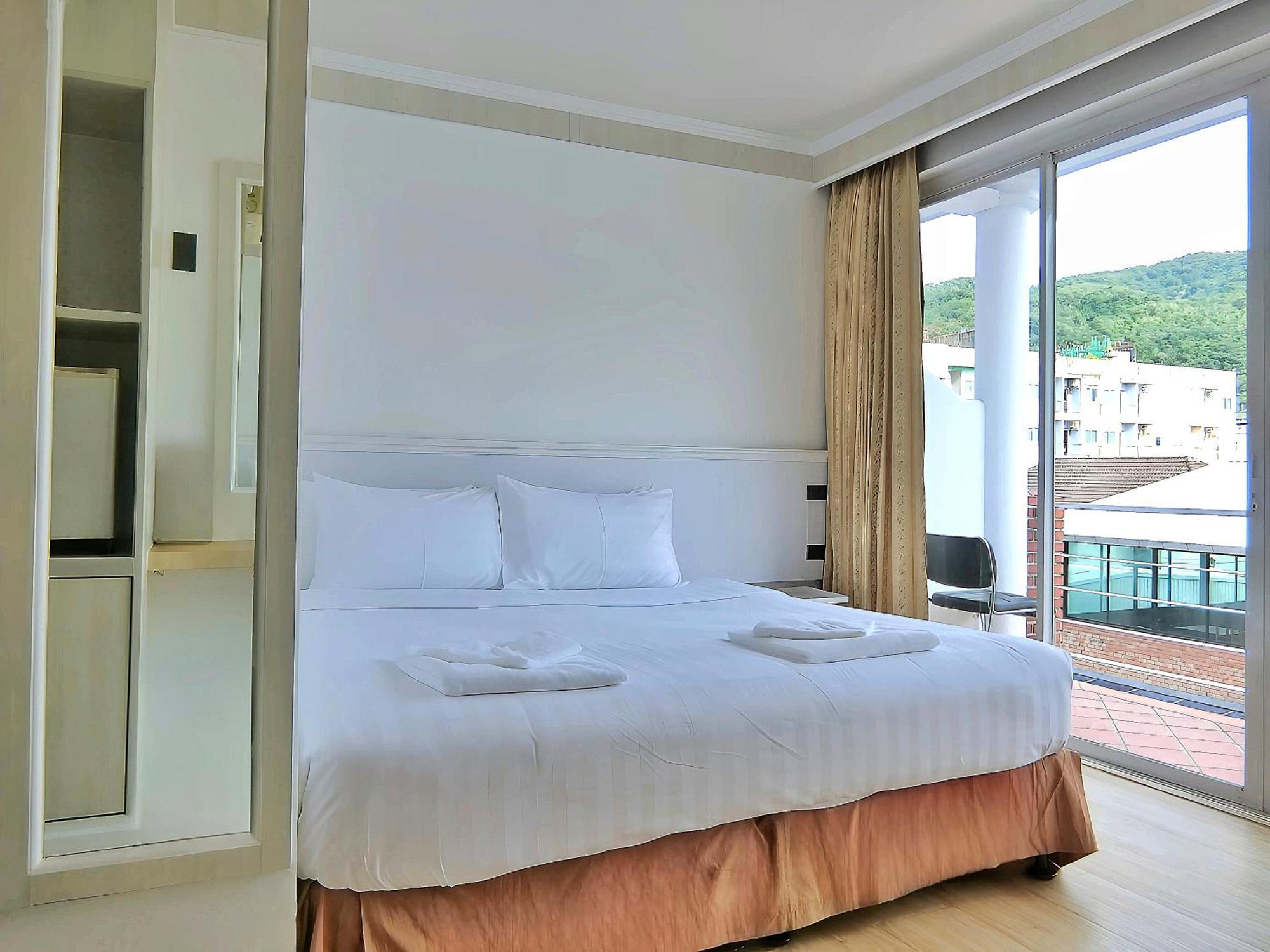 Sira Boutique Residence - Newly Renovated Patong Екстер'єр фото
