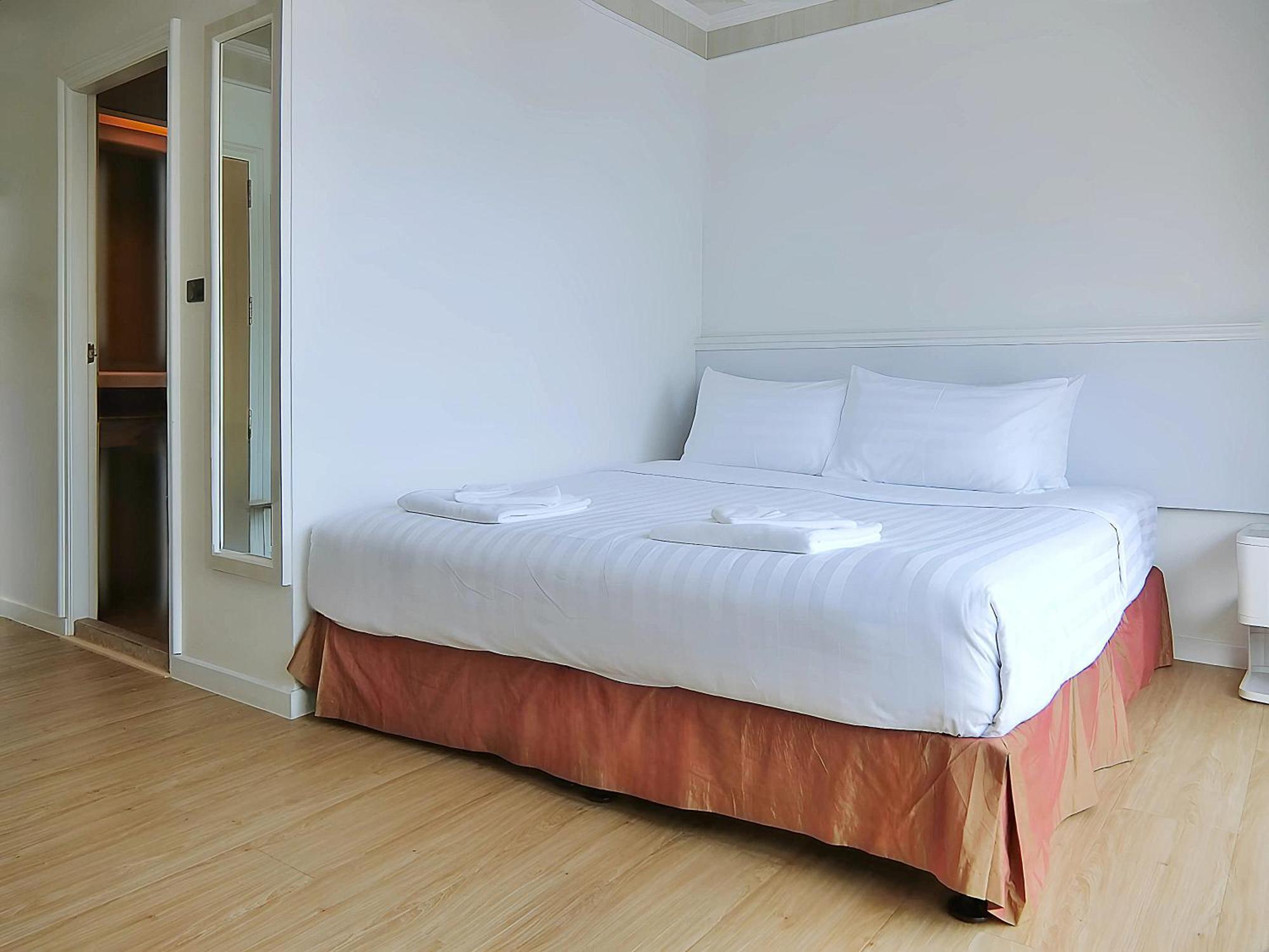 Sira Boutique Residence - Newly Renovated Patong Екстер'єр фото
