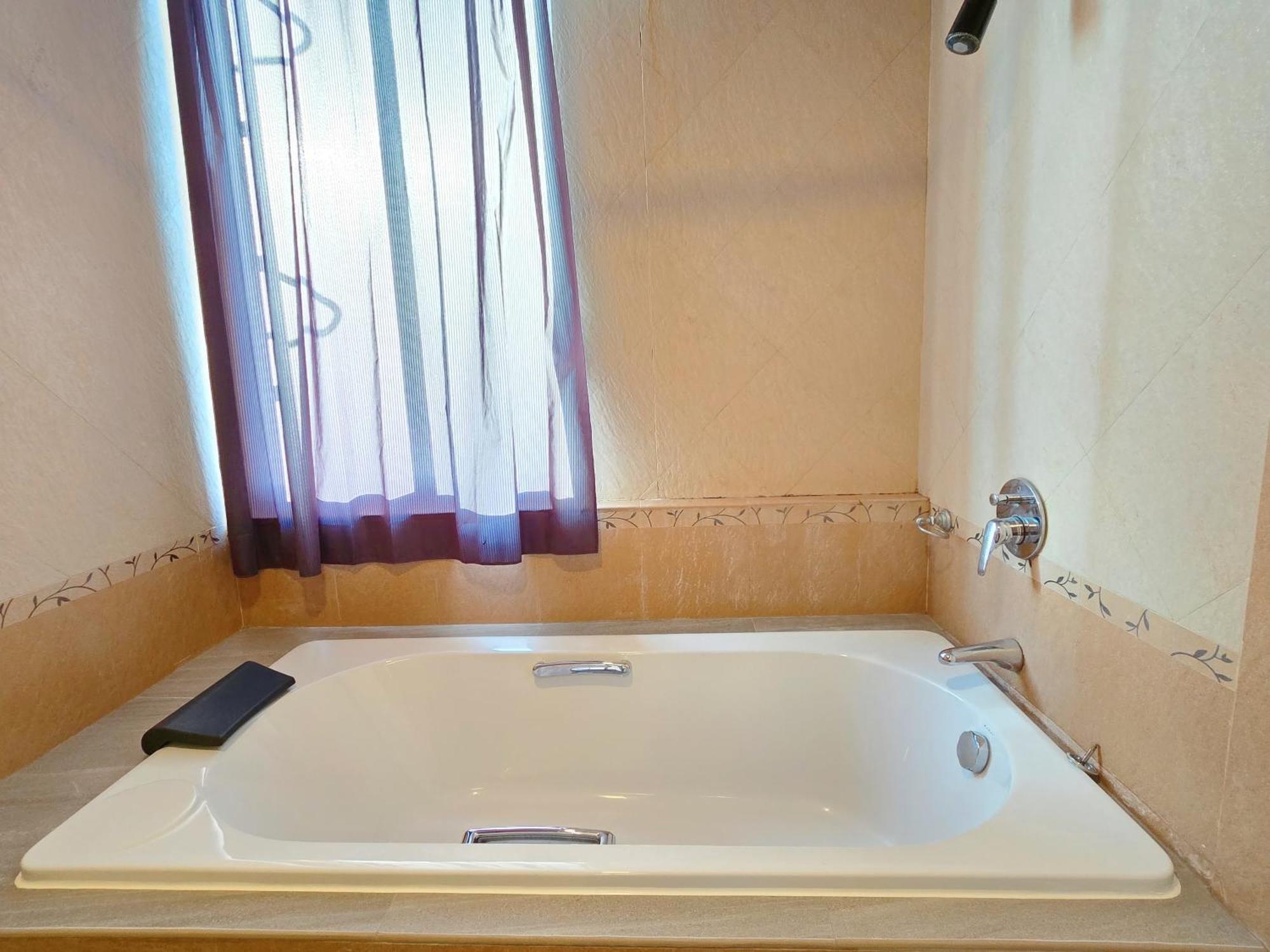 Sira Boutique Residence - Newly Renovated Patong Екстер'єр фото