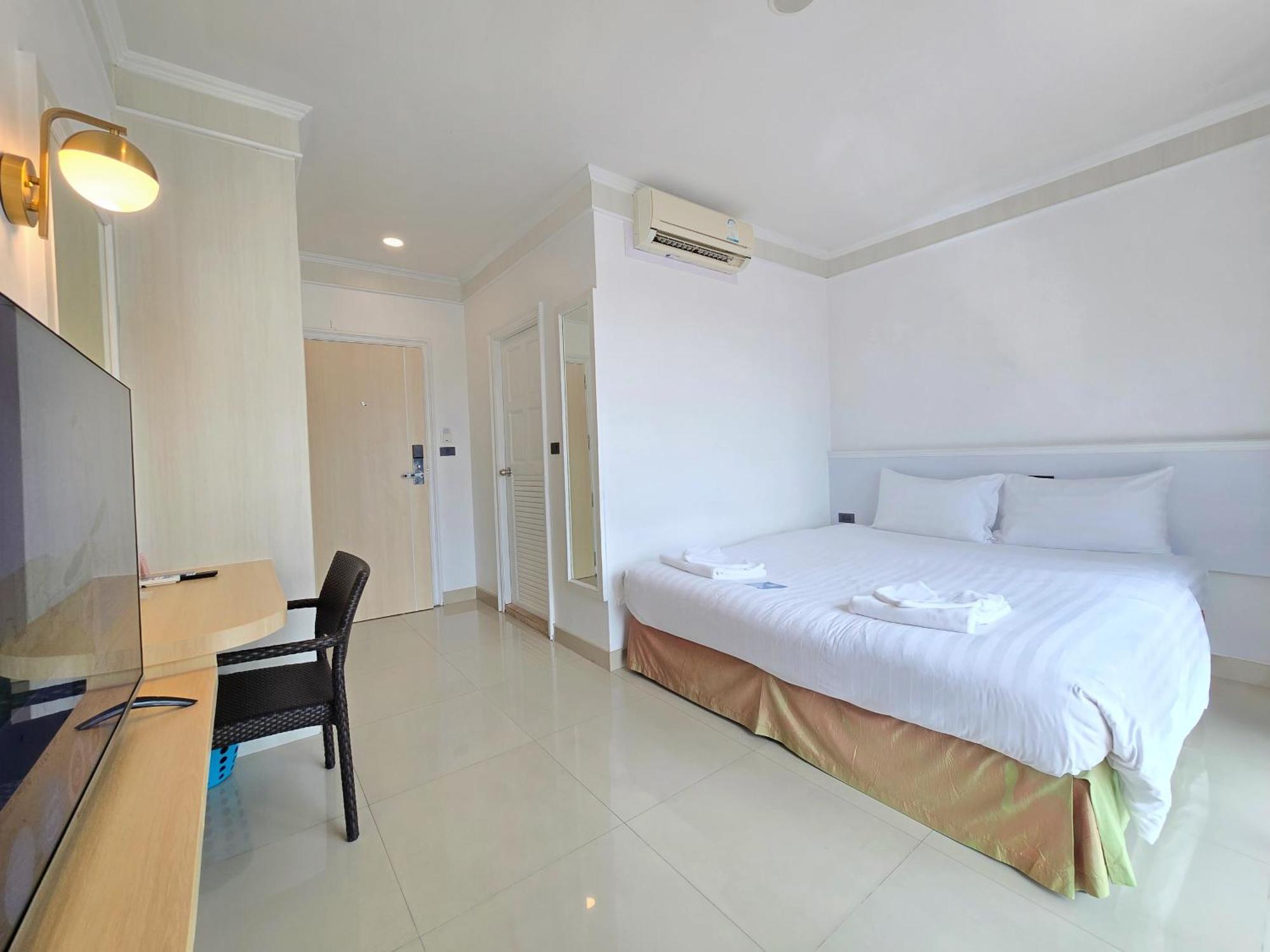 Sira Boutique Residence - Newly Renovated Patong Екстер'єр фото